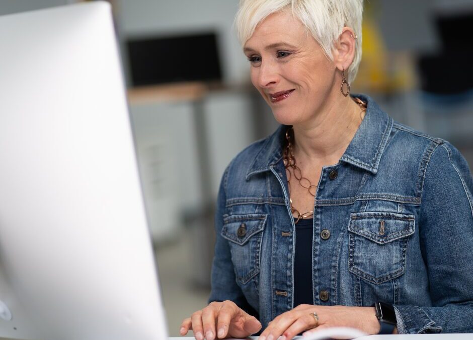 Why Small Business Owners and Freelancers Should Create Digital Courses